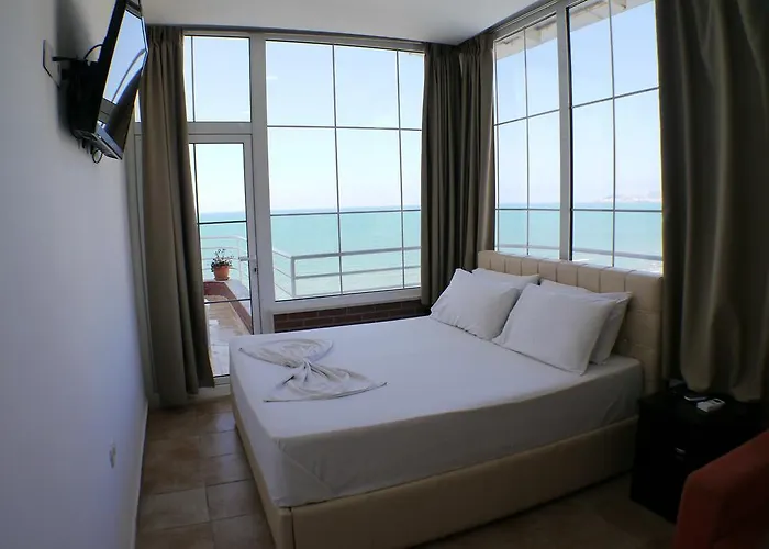 Espana Hotel Shkallnur